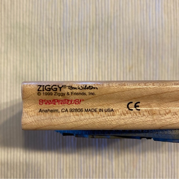 Stampendous “Ziggy - Special Delivery ” Christmas Stamp - Picture 3 of 7